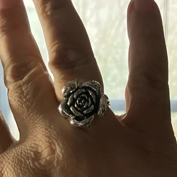 Silver Rose Ring - Picture 3 of 4